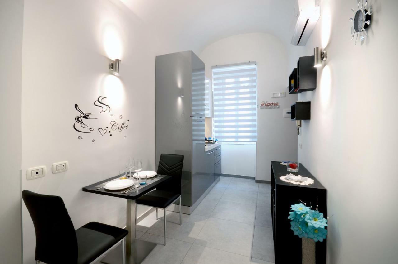 נאפולי Alexandra Exclusive Apartment מראה חיצוני תמונה