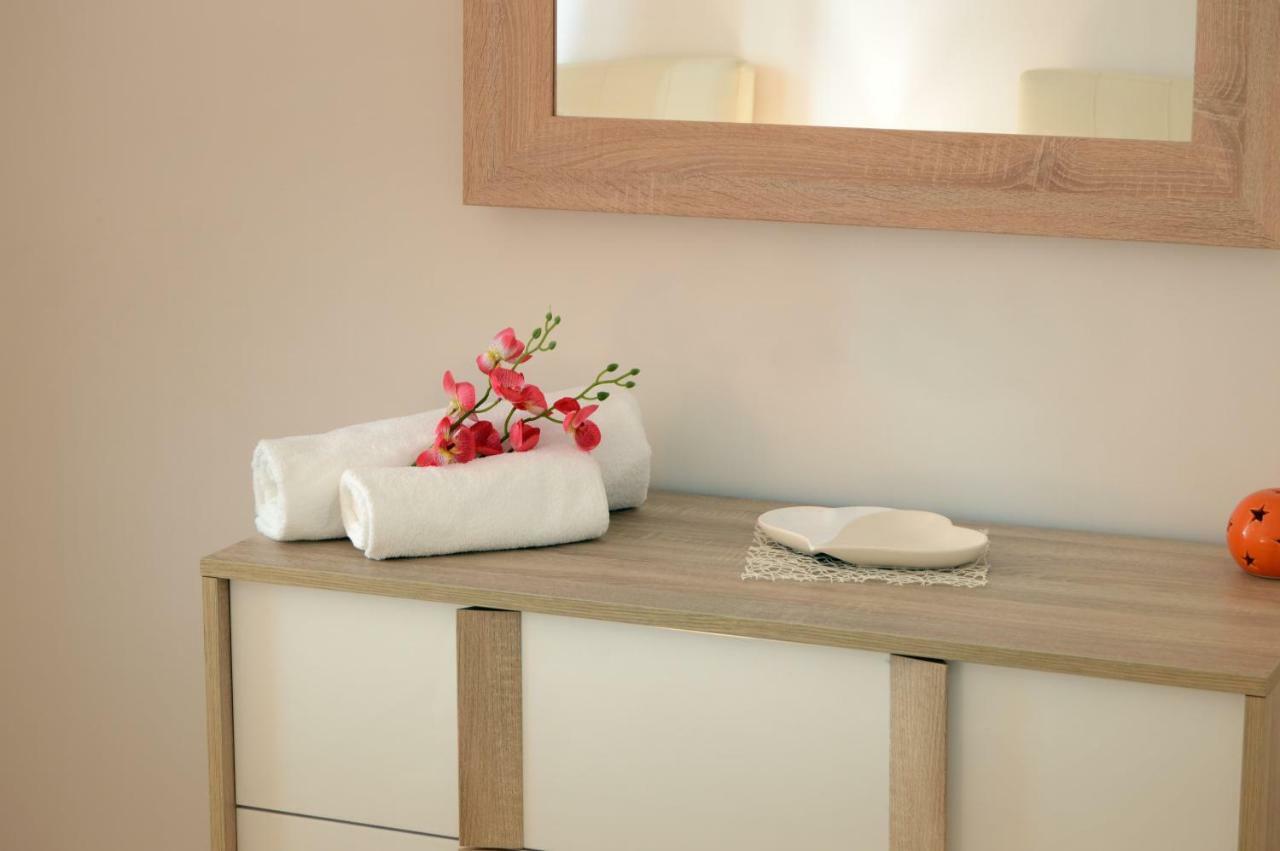נאפולי Alexandra Exclusive Apartment מראה חיצוני תמונה