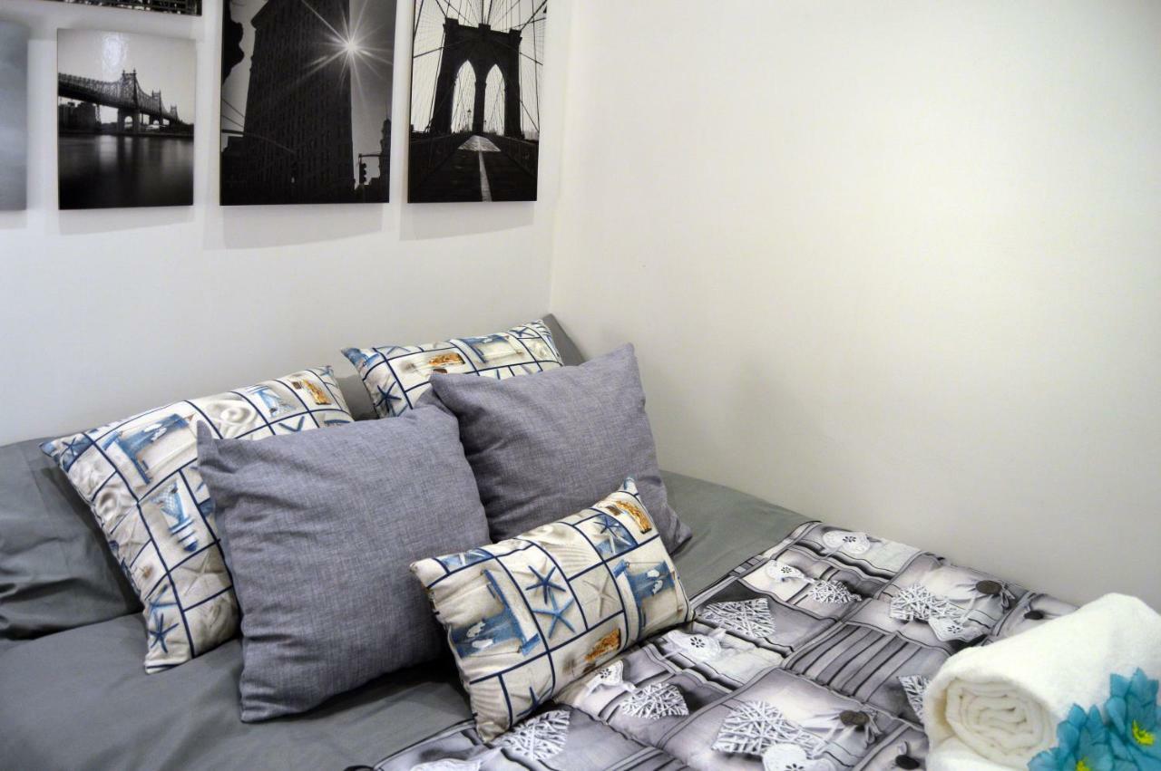 נאפולי Alexandra Exclusive Apartment מראה חיצוני תמונה