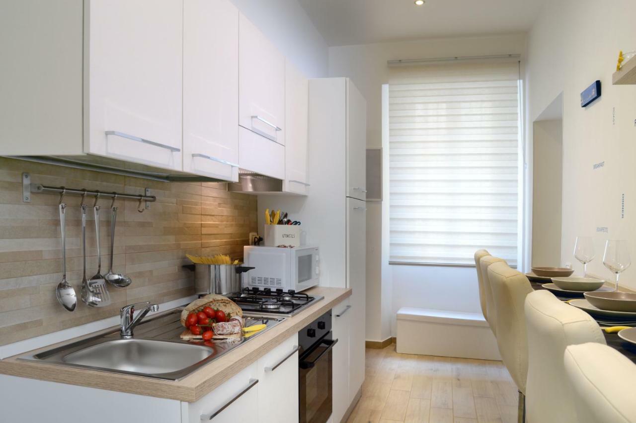 נאפולי Alexandra Exclusive Apartment מראה חיצוני תמונה